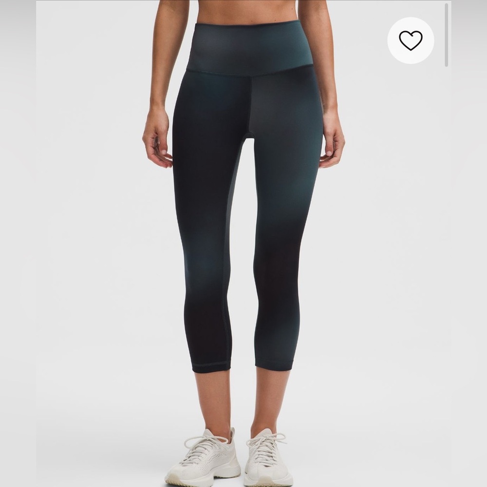 Lululemon Wunder Under High-Rise Crop leggings.
